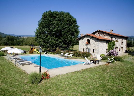 Casa de vacaciones con piscina particular para 8 personas aprox. 180 m² en Poppi, Toscana (Provincia de Arezzo)